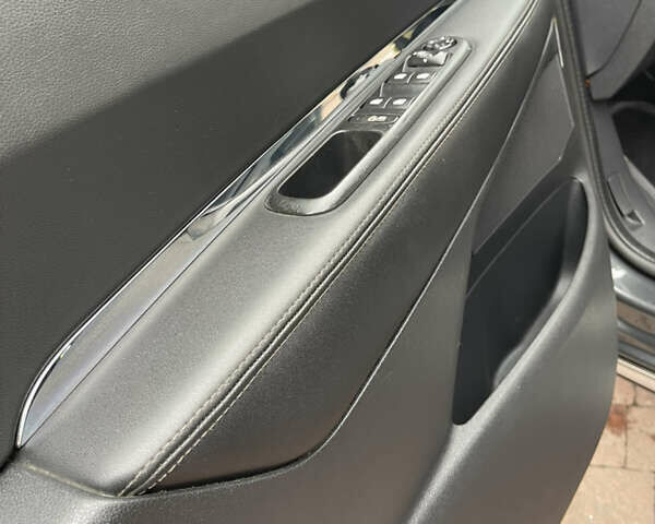 Сірий Пежо 3008, об'ємом двигуна 1.6 л та пробігом 199 тис. км за 10999 $, фото 149 на Automoto.ua