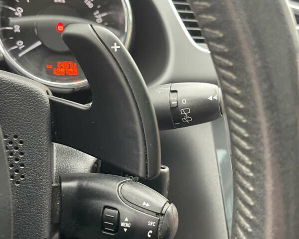 Сірий Пежо 3008, об'ємом двигуна 1.6 л та пробігом 199 тис. км за 10999 $, фото 127 на Automoto.ua