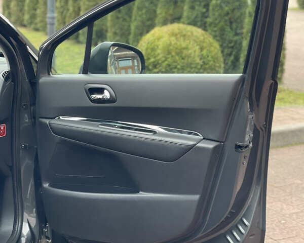 Сірий Пежо 3008, об'ємом двигуна 1.6 л та пробігом 199 тис. км за 10999 $, фото 103 на Automoto.ua