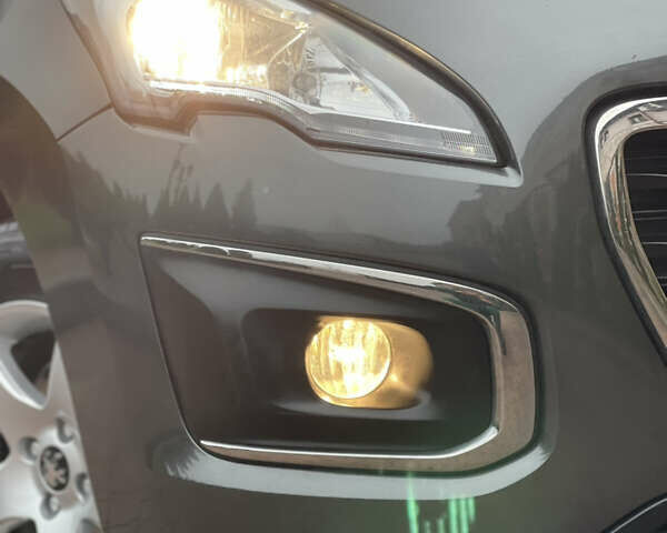 Сірий Пежо 3008, об'ємом двигуна 1.6 л та пробігом 199 тис. км за 10999 $, фото 31 на Automoto.ua