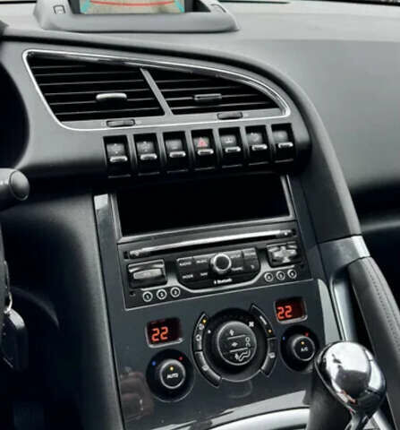 Серый Пежо 3008, объемом двигателя 1.6 л и пробегом 105 тыс. км за 12600 $, фото 16 на Automoto.ua