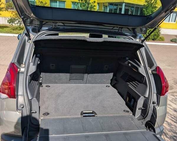 Серый Пежо 3008, объемом двигателя 1.6 л и пробегом 180 тыс. км за 9000 $, фото 3 на Automoto.ua