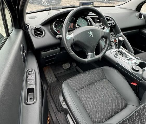 Серый Пежо 3008, объемом двигателя 1.6 л и пробегом 105 тыс. км за 12900 $, фото 9 на Automoto.ua