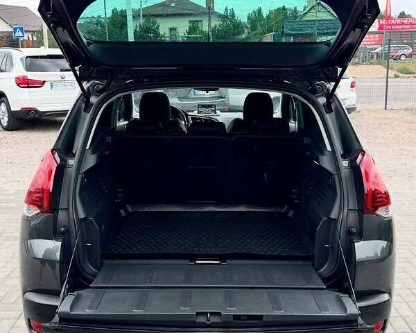 Серый Пежо 3008, объемом двигателя 1.6 л и пробегом 105 тыс. км за 12600 $, фото 7 на Automoto.ua