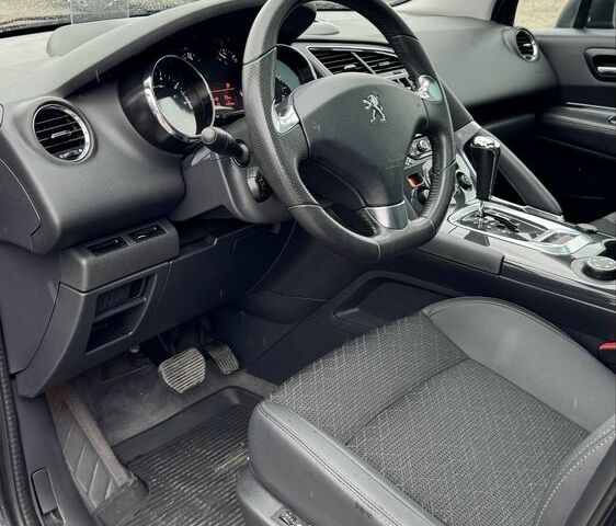 Серый Пежо 3008, объемом двигателя 1.6 л и пробегом 105 тыс. км за 12900 $, фото 10 на Automoto.ua