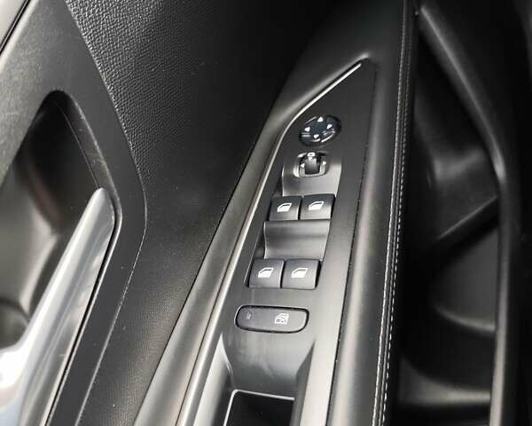 Серый Пежо 3008, объемом двигателя 1.6 л и пробегом 166 тыс. км за 19850 $, фото 31 на Automoto.ua