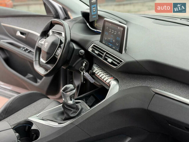 Серый Пежо 3008, объемом двигателя 1.6 л и пробегом 198 тыс. км за 17300 $, фото 21 на Automoto.ua