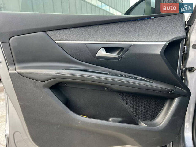 Пежо 3008 2017 в Львове на Automoto.ua Серый Пежо 3008, объемом двигателя 1.6 л и пробегом 187 тыс. км за 18290 $, фото 14 на Automoto.ua