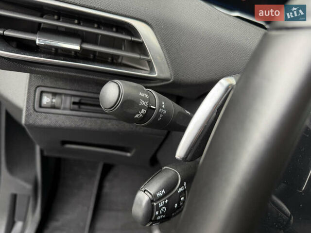 Серый Пежо 3008, объемом двигателя 1.56 л и пробегом 206 тыс. км за 17777 $, фото 33 на Automoto.ua