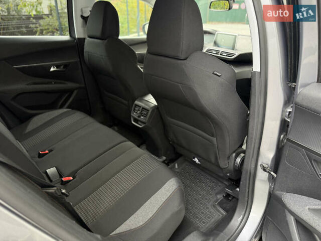 Серый Пежо 3008, объемом двигателя 1.56 л и пробегом 206 тыс. км за 17777 $, фото 51 на Automoto.ua