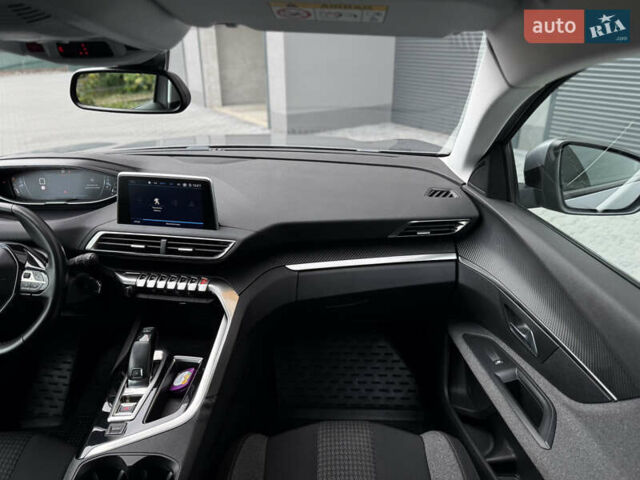 Серый Пежо 3008, объемом двигателя 1.56 л и пробегом 206 тыс. км за 17777 $, фото 49 на Automoto.ua