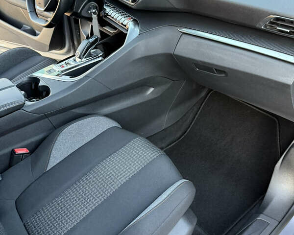 Серый Пежо 3008, объемом двигателя 1.5 л и пробегом 132 тыс. км за 19499 $, фото 24 на Automoto.ua