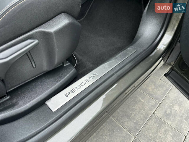 Серый Пежо 3008, объемом двигателя 1.5 л и пробегом 224 тыс. км за 21300 $, фото 51 на Automoto.ua