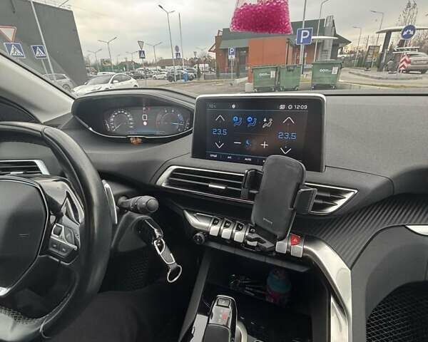 Серый Пежо 3008, объемом двигателя 1.5 л и пробегом 164 тыс. км за 20200 $, фото 7 на Automoto.ua