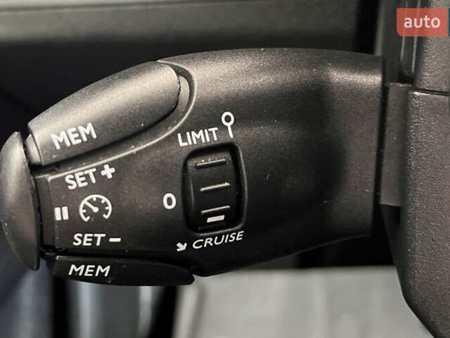 Серый Пежо 3008, объемом двигателя 1.5 л и пробегом 189 тыс. км за 20950 $, фото 19 на Automoto.ua