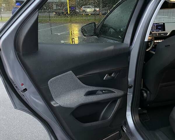 Сірий Пежо 3008, об'ємом двигуна 1.5 л та пробігом 128 тис. км за 18400 $, фото 28 на Automoto.ua