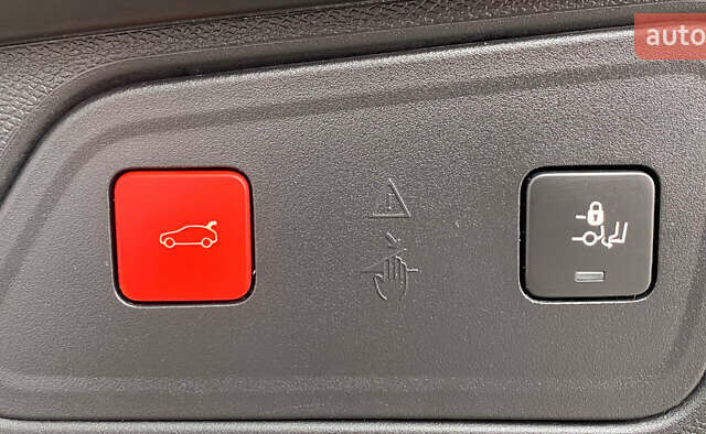 Сірий Пежо 3008, об'ємом двигуна 1.5 л та пробігом 173 тис. км за 21350 $, фото 5 на Automoto.ua