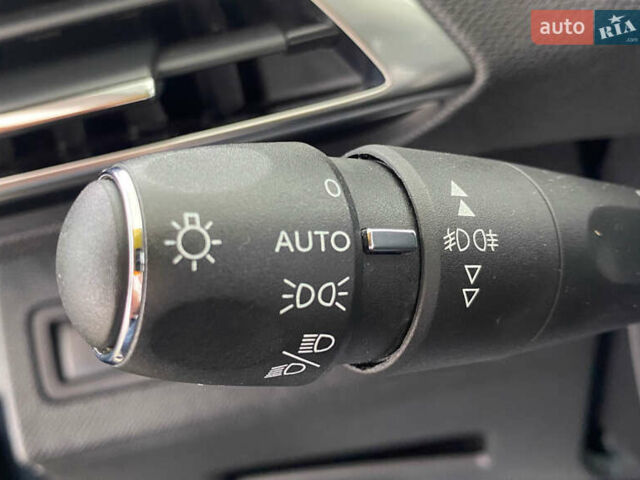 Серый Пежо 3008, объемом двигателя 1.5 л и пробегом 173 тыс. км за 21150 $, фото 16 на Automoto.ua