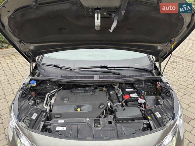 Серый Пежо 3008, объемом двигателя 2 л и пробегом 49 тыс. км за 25800 $, фото 7 на Automoto.ua