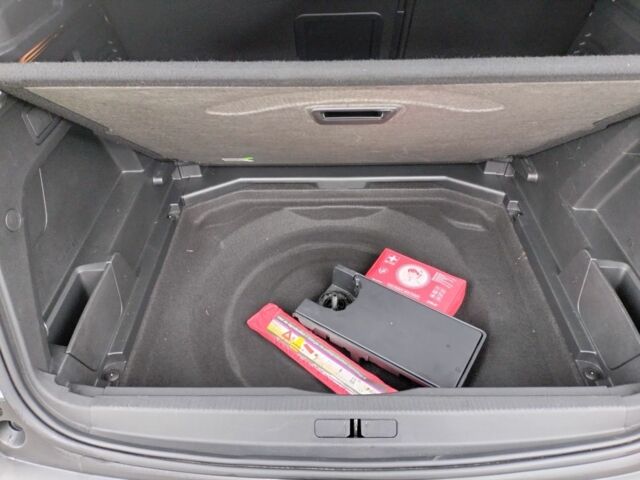 Серый Пежо 3008, объемом двигателя 1.5 л и пробегом 188 тыс. км за 21500 $, фото 13 на Automoto.ua