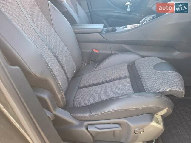 Сірий Пежо 3008, об'ємом двигуна 1.5 л та пробігом 127 тис. км за 21800 $, фото 56 на Automoto.ua