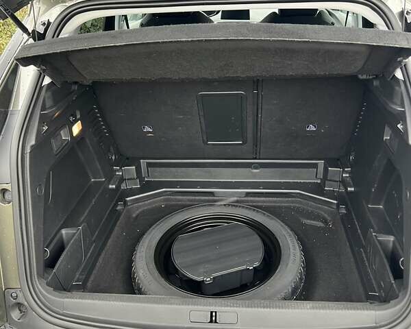 Сірий Пежо 3008, об'ємом двигуна 1.5 л та пробігом 198 тис. км за 20200 $, фото 9 на Automoto.ua