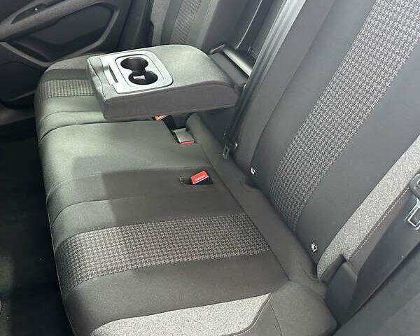 Серый Пежо 3008, объемом двигателя 1.5 л и пробегом 174 тыс. км за 22350 $, фото 10 на Automoto.ua