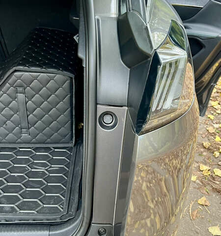 Пежо 3008 2021 у Чернівцях на Automoto.ua Сірий Пежо 3008, об'ємом двигуна 1.5 л та пробігом 128 тис. км за 24200 $, фото 46 на Automoto.ua