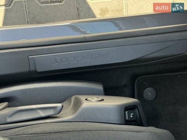 Серый Пежо 3008, объемом двигателя 1.5 л и пробегом 143 тыс. км за 22900 $, фото 17 на Automoto.ua