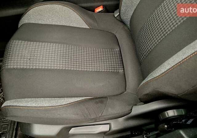 Серый Пежо 3008, объемом двигателя 1.5 л и пробегом 179 тыс. км за 25350 $, фото 16 на Automoto.ua