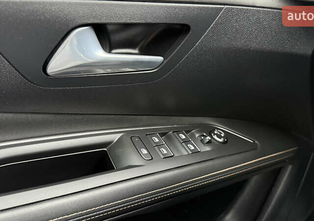 Сірий Пежо 3008, об'ємом двигуна 1.5 л та пробігом 93 тис. км за 25600 $, фото 8 на Automoto.ua