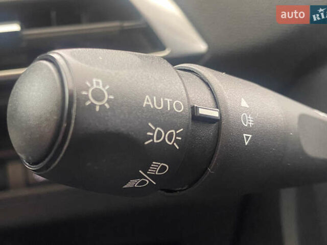 Серый Пежо 3008, объемом двигателя 1.5 л и пробегом 181 тыс. км за 22150 $, фото 19 на Automoto.ua