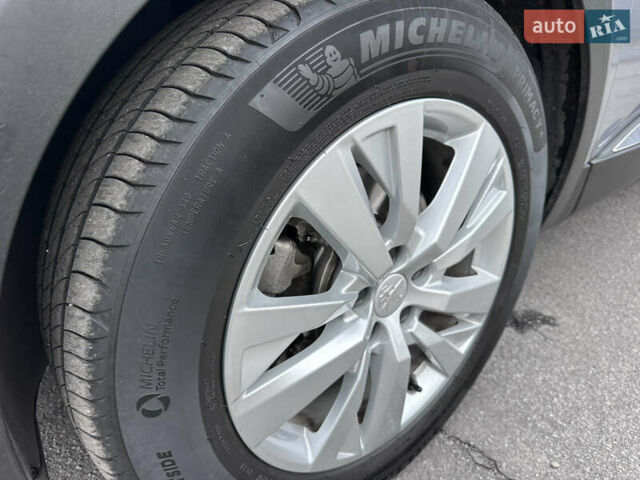 Сірий Пежо 3008, об'ємом двигуна 1.5 л та пробігом 100 тис. км за 23800 $, фото 16 на Automoto.ua