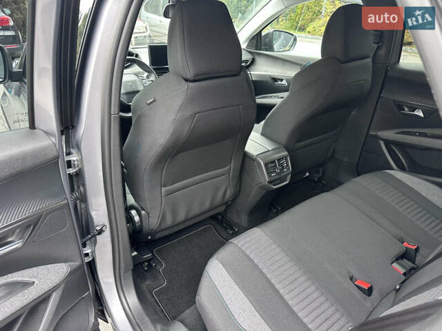 Сірий Пежо 3008, об'ємом двигуна 1.5 л та пробігом 100 тис. км за 23800 $, фото 11 на Automoto.ua