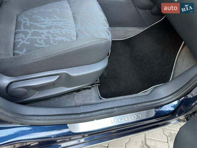 Пежо 3008 2011 в Луцке на Automoto.ua Синий Пежо 3008, объемом двигателя 1.6 л и пробегом 125 тыс. км за 8999 $, фото 44 на Automoto.ua