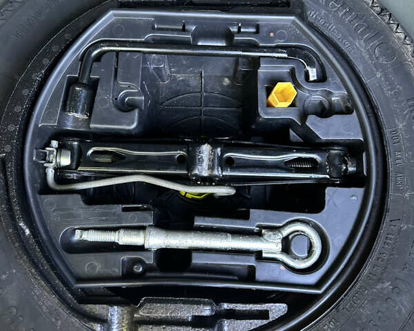 Синий Пежо 3008, объемом двигателя 1.56 л и пробегом 230 тыс. км за 9000 $, фото 9 на Automoto.ua