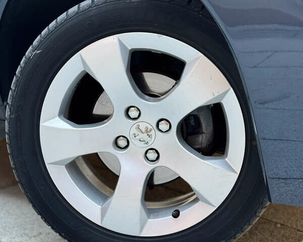 Синий Пежо 3008, объемом двигателя 1.56 л и пробегом 230 тыс. км за 9000 $, фото 2 на Automoto.ua