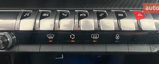 Синий Пежо 3008, объемом двигателя 1.5 л и пробегом 189 тыс. км за 19450 $, фото 18 на Automoto.ua