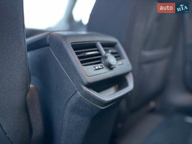Синій Пежо 3008, об'ємом двигуна 1.2 л та пробігом 23 тис. км за 25000 $, фото 7 на Automoto.ua