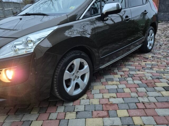 Зеленый Пежо 3008, объемом двигателя 0 л и пробегом 202 тыс. км за 9000 $, фото 1 на Automoto.ua