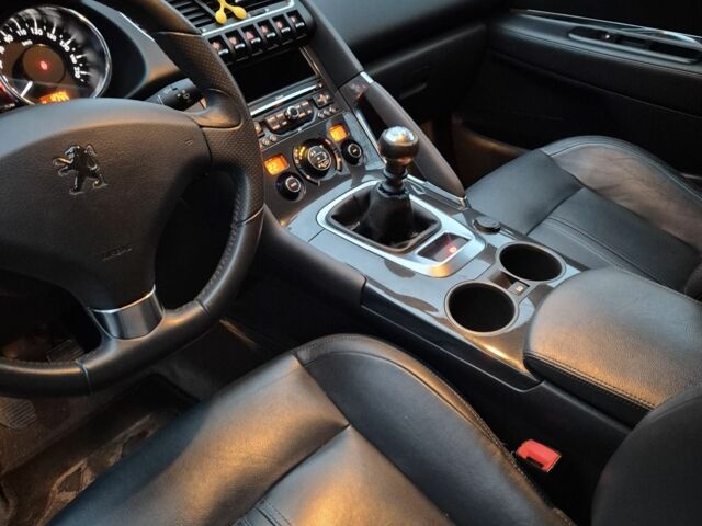 Зеленый Пежо 3008, объемом двигателя 0 л и пробегом 202 тыс. км за 9000 $, фото 4 на Automoto.ua