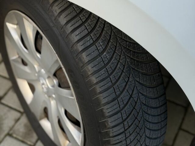 Белый Пежо 301, объемом двигателя 1.6 л и пробегом 3 тыс. км за 4900 $, фото 5 на Automoto.ua