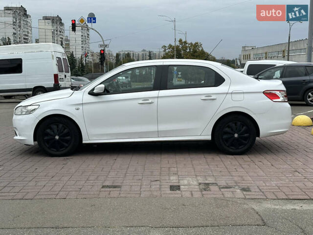 Пежо 301 2013 у Києві на Automoto.ua Білий Пежо 301, об'ємом двигуна 1.56 л та пробігом 330 тис. км за 4900 $, фото 7 на Automoto.ua