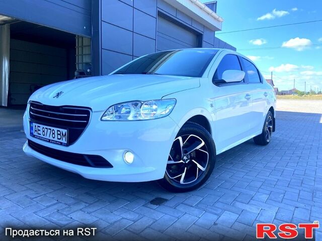 Белый Пежо 301, объемом двигателя 1.6 л и пробегом 132 тыс. км за 8300 $, фото 3 на Automoto.ua