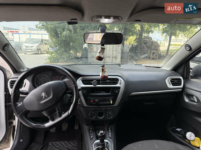 Белый Пежо 301, объемом двигателя 1.56 л и пробегом 270 тыс. км за 4300 $, фото 4 на Automoto.ua