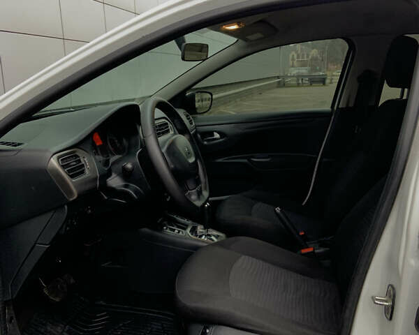 Белый Пежо 301, объемом двигателя 1.2 л и пробегом 124 тыс. км за 6450 $, фото 9 на Automoto.ua