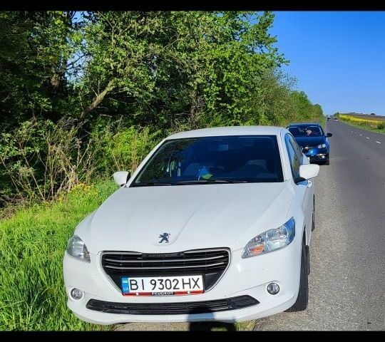 Белый Пежо 301, объемом двигателя 1.6 л и пробегом 151 тыс. км за 7500 $, фото 4 на Automoto.ua