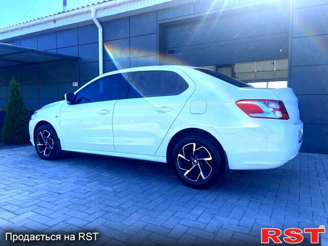 Белый Пежо 301, объемом двигателя 1.6 л и пробегом 132 тыс. км за 8300 $, фото 10 на Automoto.ua