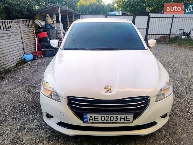 Білий Пежо 301, об'ємом двигуна 1.6 л та пробігом 145 тис. км за 6200 $, фото 5 на Automoto.ua