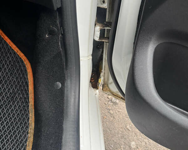 Белый Пежо 301, объемом двигателя 1.56 л и пробегом 260 тыс. км за 5500 $, фото 13 на Automoto.ua